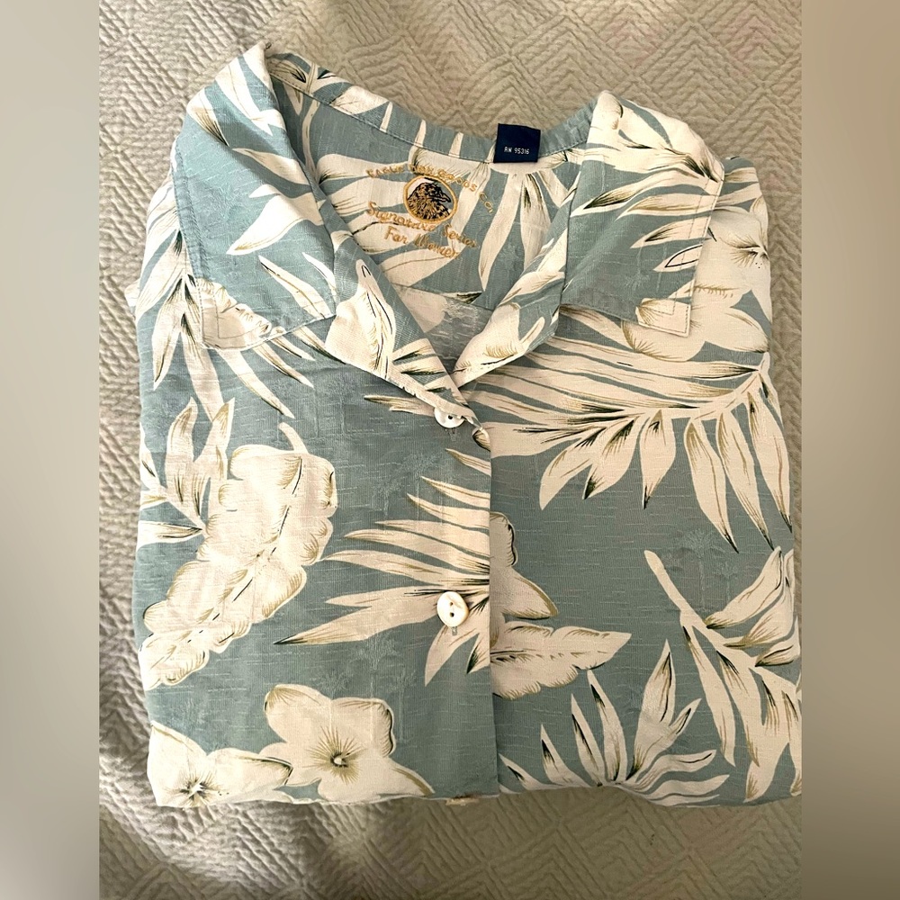 100% SILK Eagle Dry Goods Co. Hawaiian shirt. Great pattern & high quality SZ L